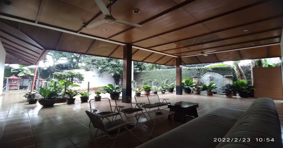 Rumah Second Kali Bata Jakarta Selatan Teras