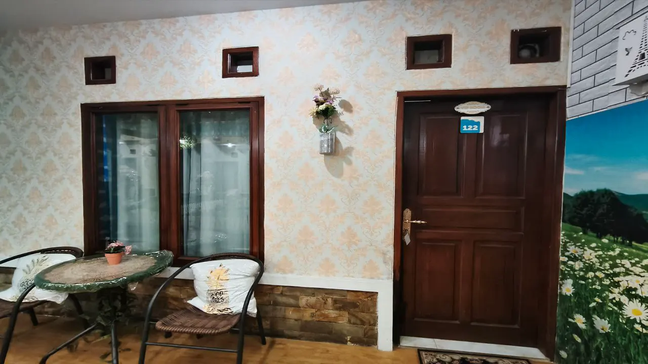 Kost Hotel Bandung Teras Tamu