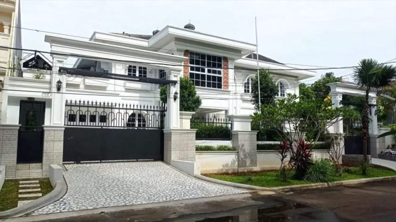 Rumah Cibubur Jakarta Timur Tampak Depan