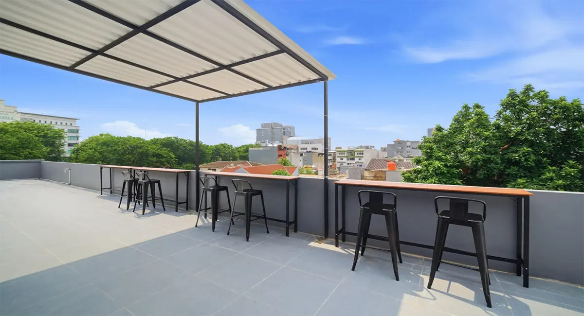 Kost Jakarta Pusat 79 Kamar Roof Top Dengan Meja Kursi