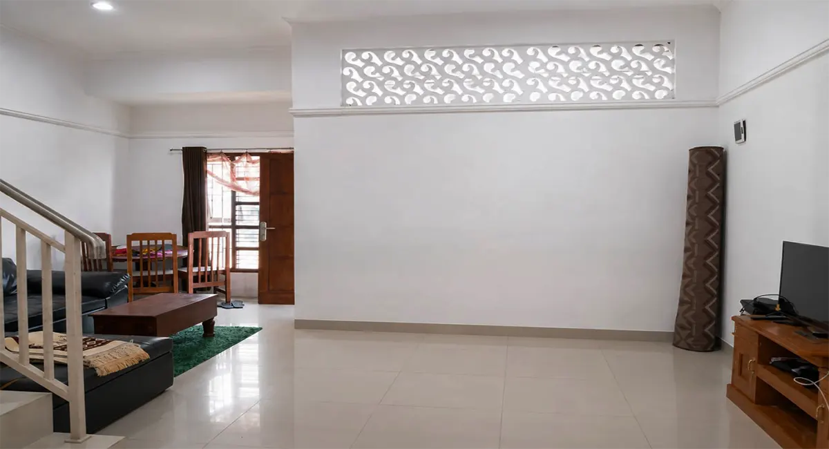 Rumah Tangerang Selatan Deplu Ruang Besama